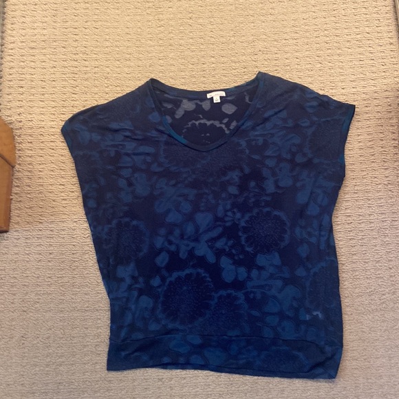 Gap Designed & Crafted Soft V Neck Sleeveless Top EUC - Picture 5 of 5